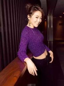 娱乐吃瓜妹闫妮是谁扮演的,揭秘幕后喜剧女王